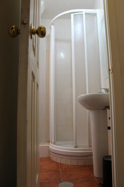 Hostal Graciela Madrid Extérieur photo